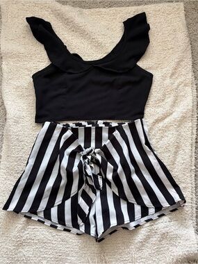 Zaful Black & White stripped shorts and crop top set